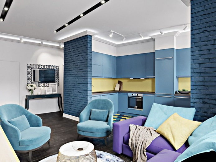 interno cucina-soggiorno nei toni del blu