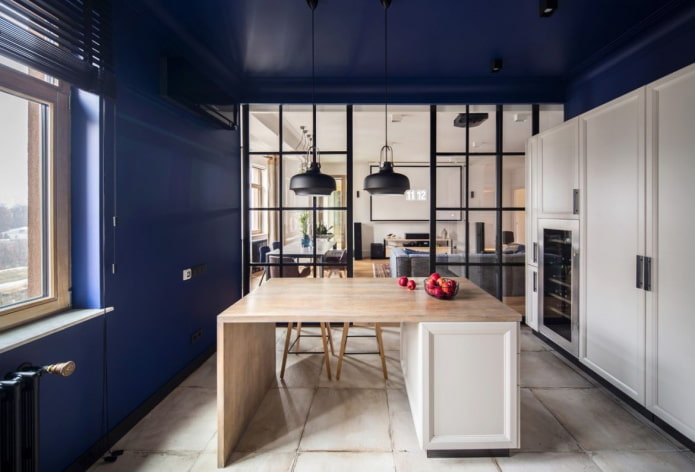 decorazione della cucina nei toni del blu