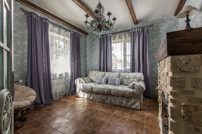 tende lilla scuro all'interno