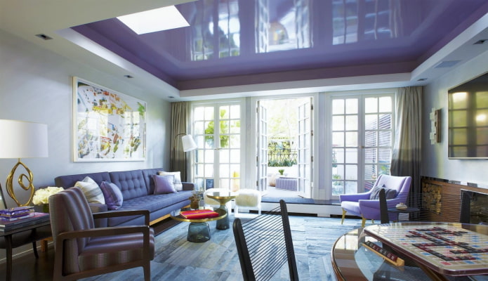 soffitto lilla in ingresso