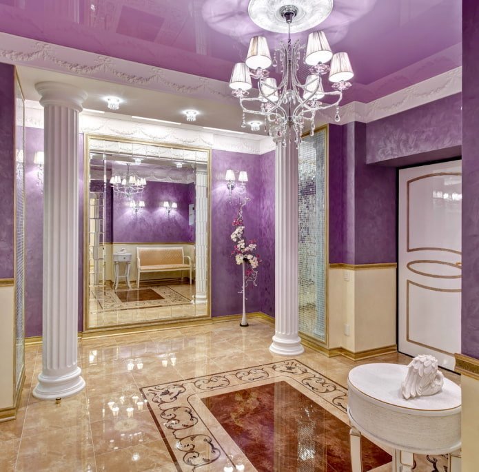 soffitto lilla nel corridoio