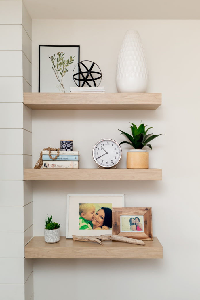 Decorazioni sugli scaffali