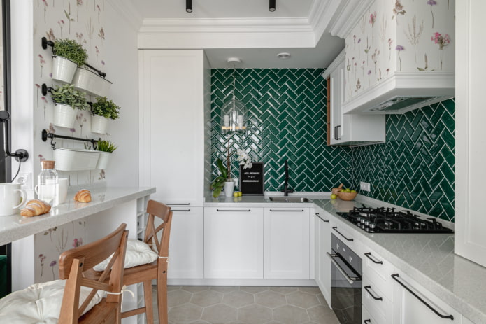 Grembiule in una cucina scandinava