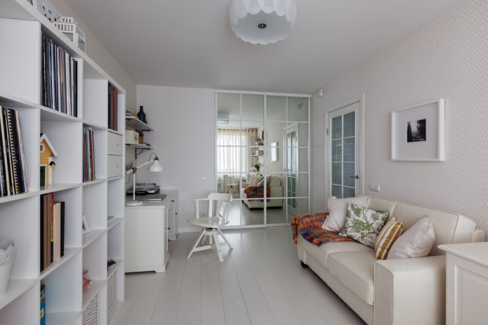 Pavimento bianco in un soggiorno scandinavo