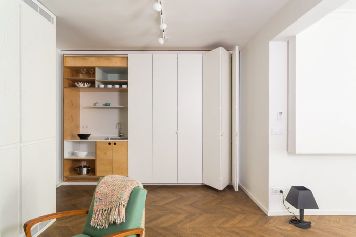 cucina invisibile nel soggiorno