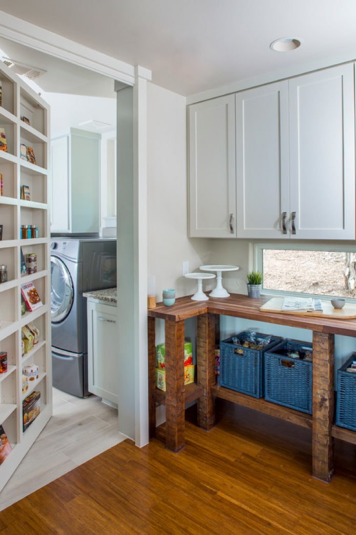 porta-appendiabiti in cucina