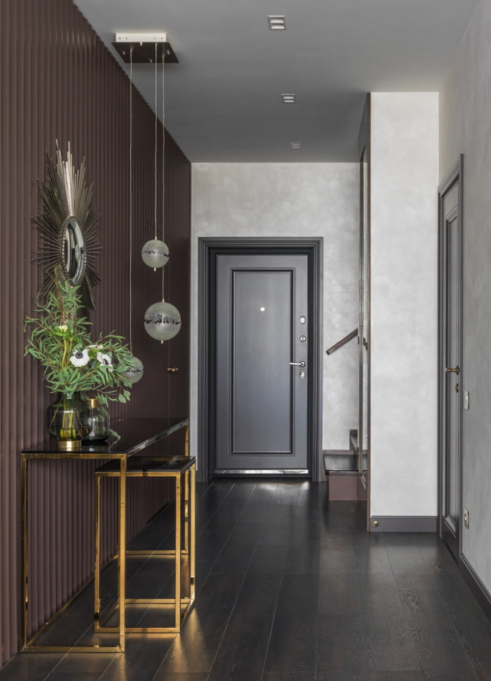 porte e pavimento dello stesso colore all'interno