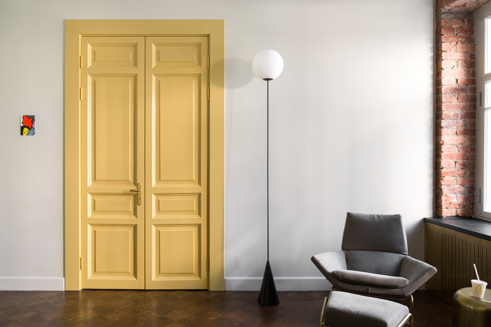 Combinazione di porte e pavimenti