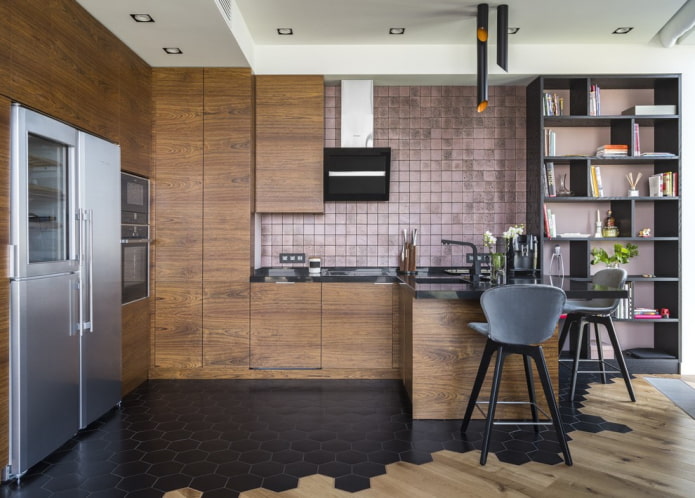 combinazione di laminato e piastrelle negli interni della cucina