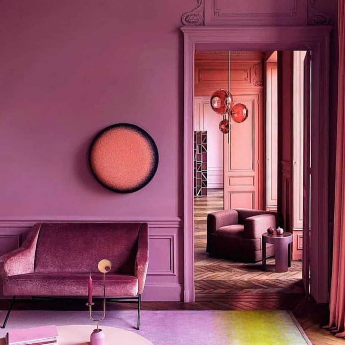 interno monocromatico rosa