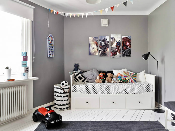divano in un interno in stile scandinavo