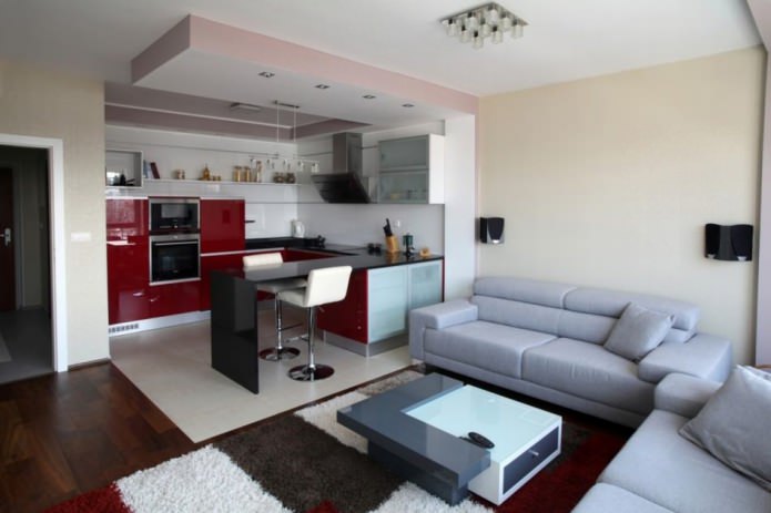 Cucina-soggiorno combinata con bancone bar