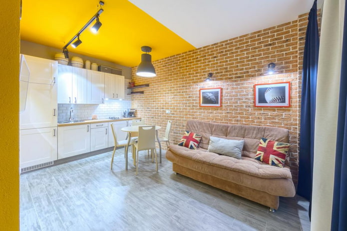 divano letto nell'interno della cucina