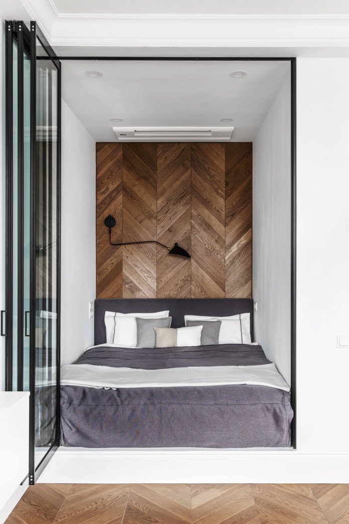 parete decorativa dietro il letto