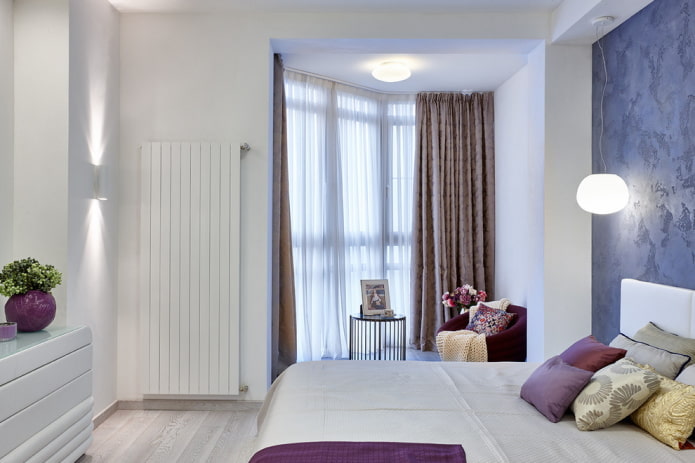 decorazione e illuminazione nella camera da letto combinate con una loggia