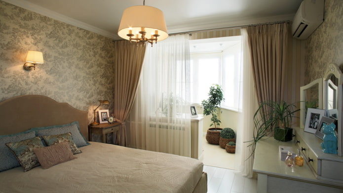 Provenza in una camera da letto con balcone