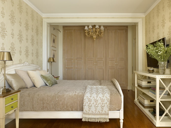 mobili all'interno di una camera da letto beige