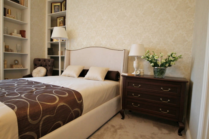 interno della camera da letto beige cioccolato