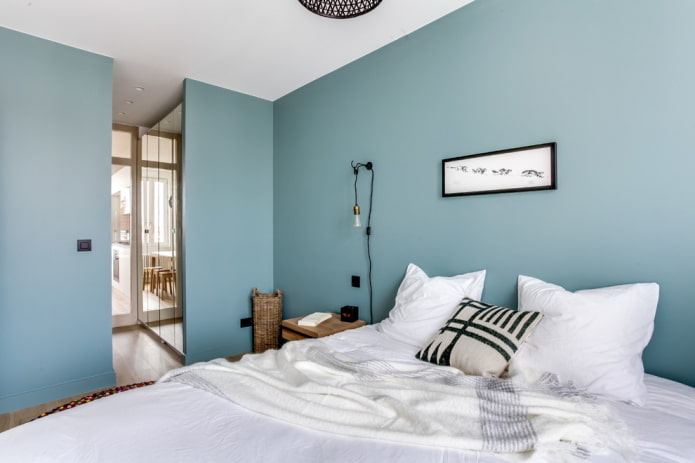 interno di una camera da letto blu in stile scandinavo