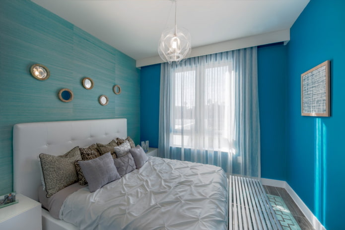 tessuti e decorazioni per l'interno di una camera da letto blu