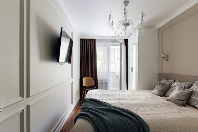 decorazione del soffitto nella camera da letto in una Krusciovka
