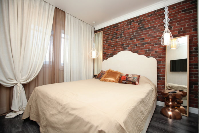 camera da letto in stile loft in un edificio di Krusciov