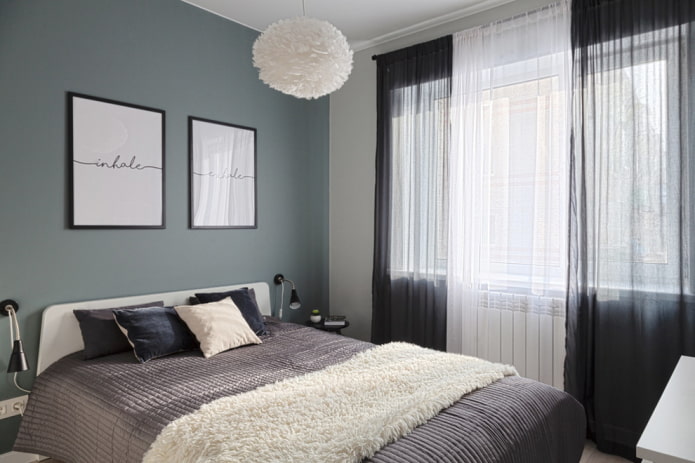 Camera da letto in stile scandinavo in una Khrushchevka
