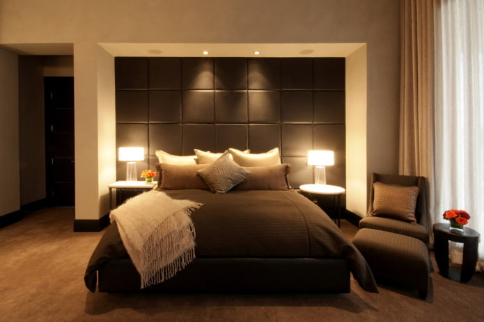 interno della camera da letto beige e marrone