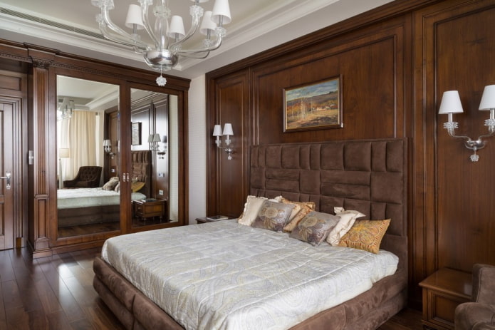 rifiniture all'interno di una camera da letto marrone