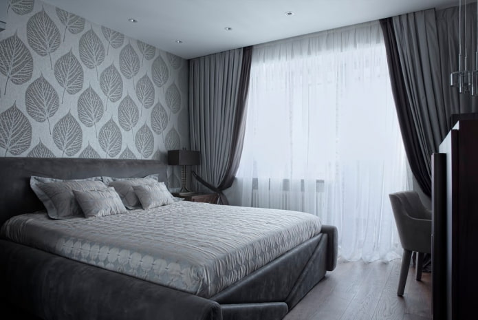 mobili di una camera da letto grigia