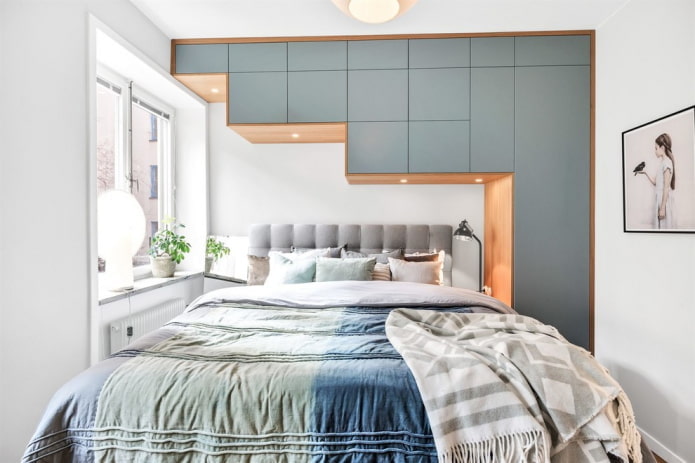 armadio accanto al letto
