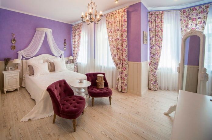 mobili all'interno della camera da letto in stile provenzale