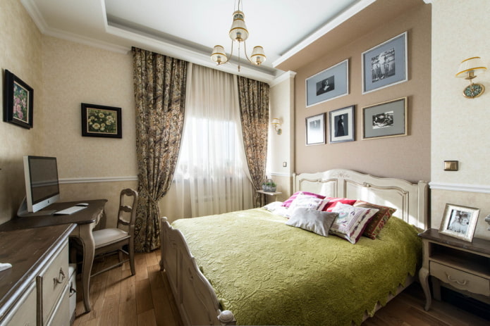 tessuti e decorazioni per l'interno di una camera da letto in stile provenzale