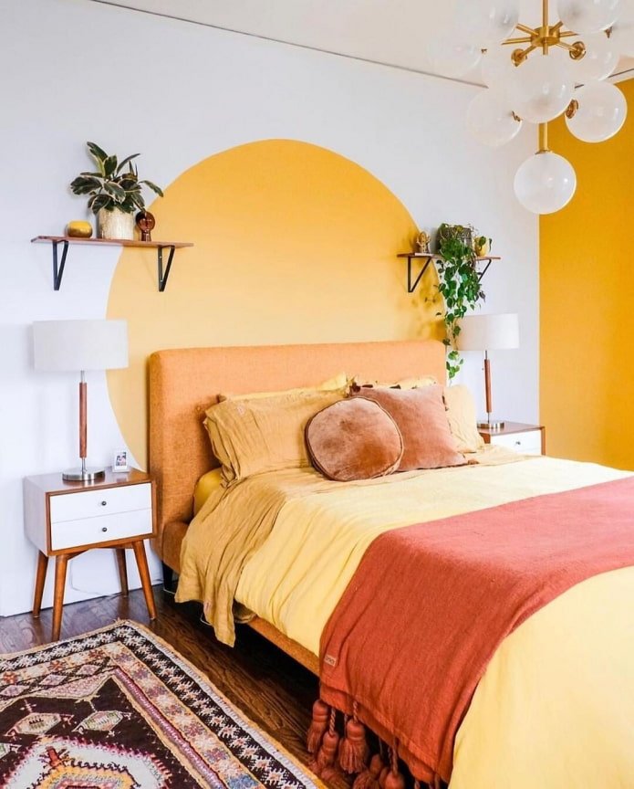 decorazione originale della parete dietro il letto