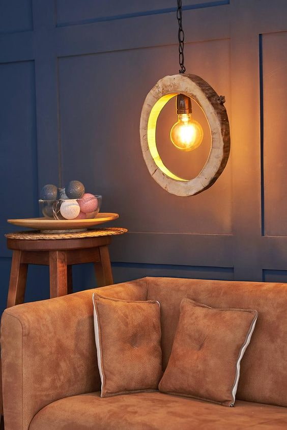 Lampada in legno segato