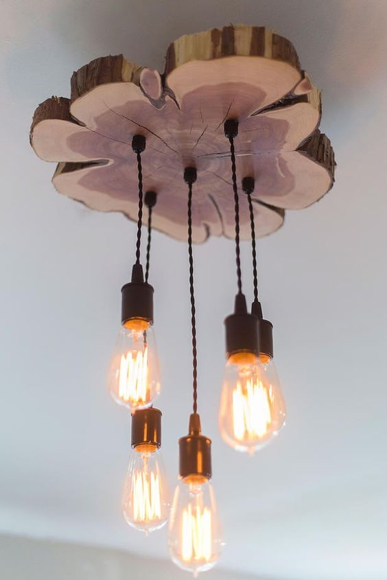 Lampada in legno segato