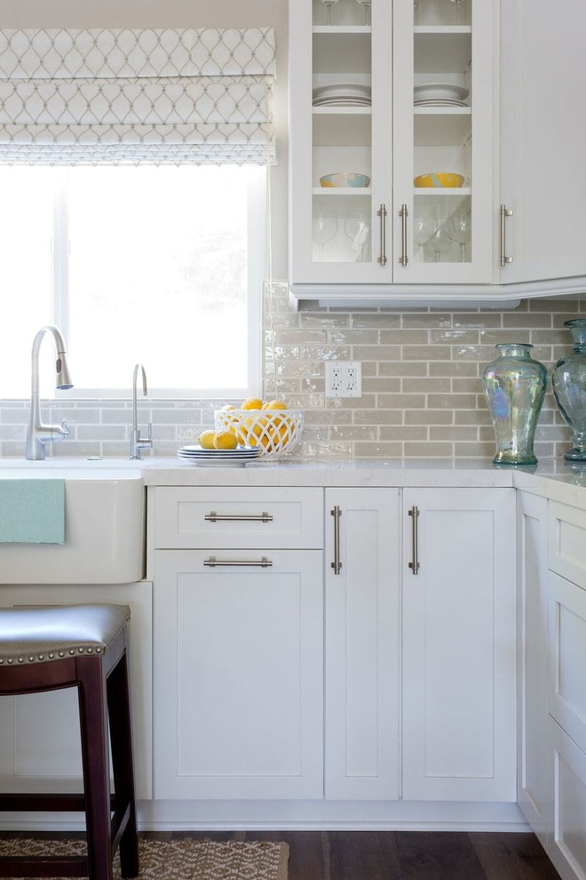 Piastrelle beige in cucina