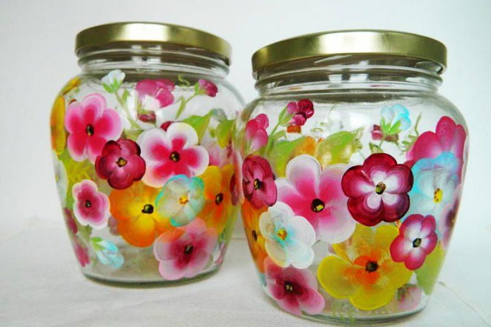 fiori su barattoli