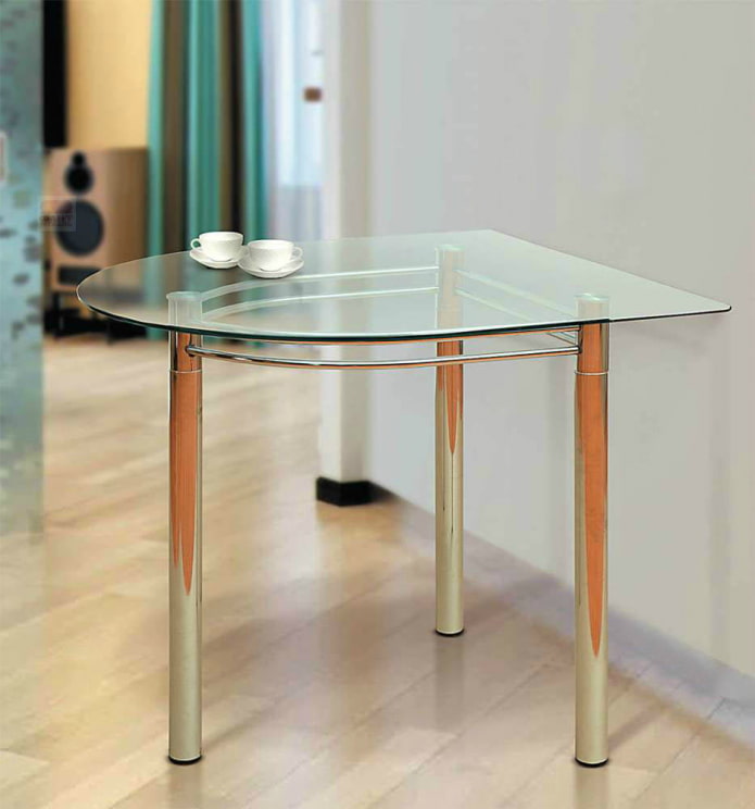 tavolo da cucina con piano semicircolare