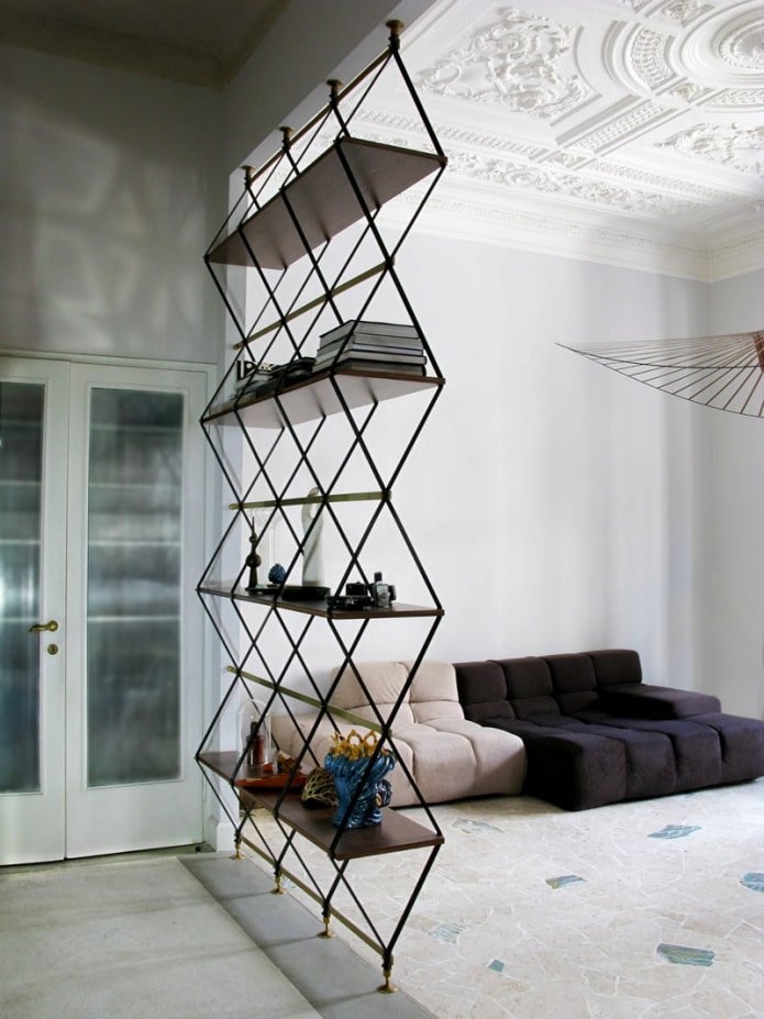 design degli scaffali negli interni