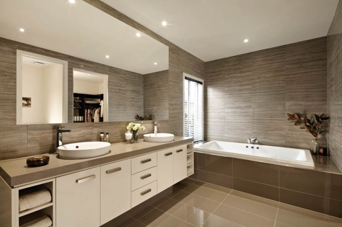 pareti marroni nell'interno del bagno