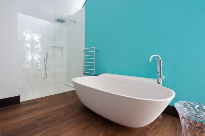 design della parete decorativa nell'interno di un bagno
