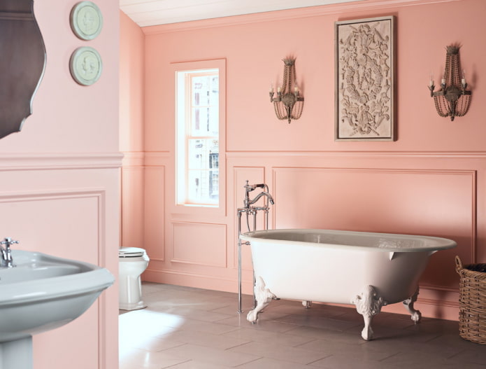 pareti dipinte nell'interno del bagno