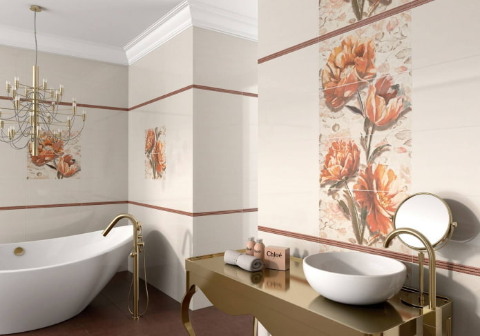 piastrelle sulle pareti dell'interno del bagno