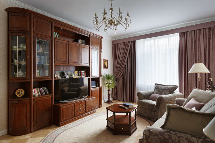 parete all'interno del soggiorno in stile classico