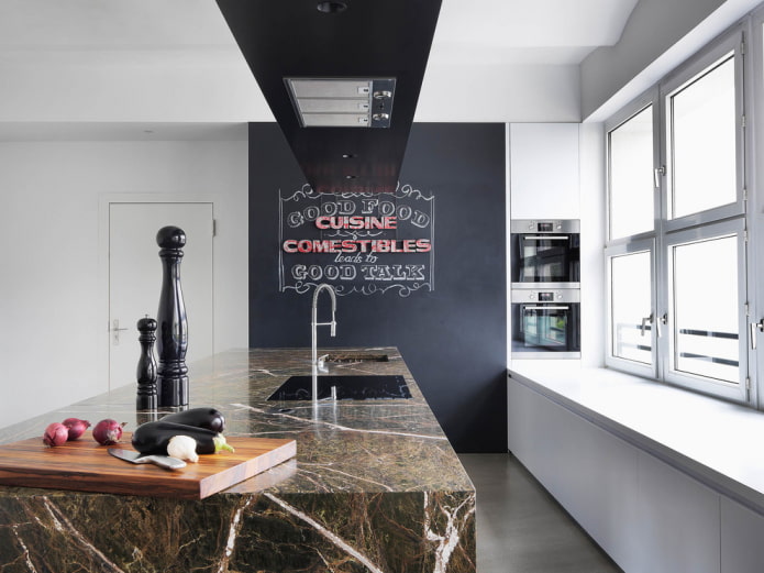 parete per disegnare con il gesso in cucina