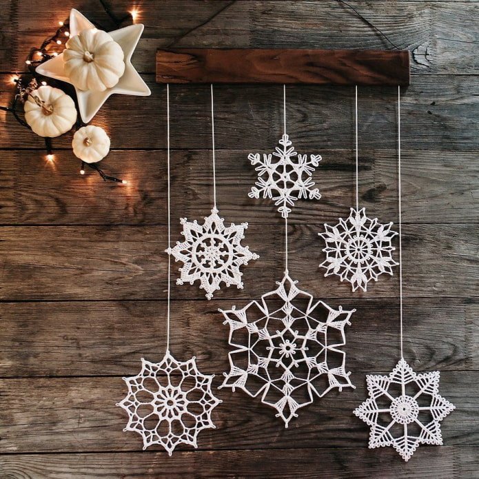 fiocchi di neve all'uncinetto