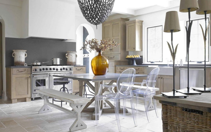 interno della cucina in stile eclettico