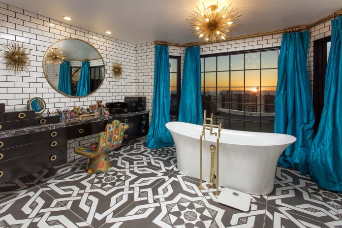 design del bagno in stile eclettico