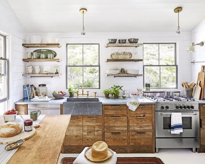 cucina spaziosa in casa